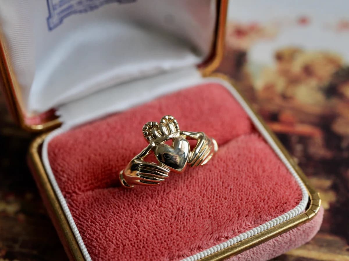 Serene Beauty: Styling an Aquamarine Diamond Ring for Your Engagement
